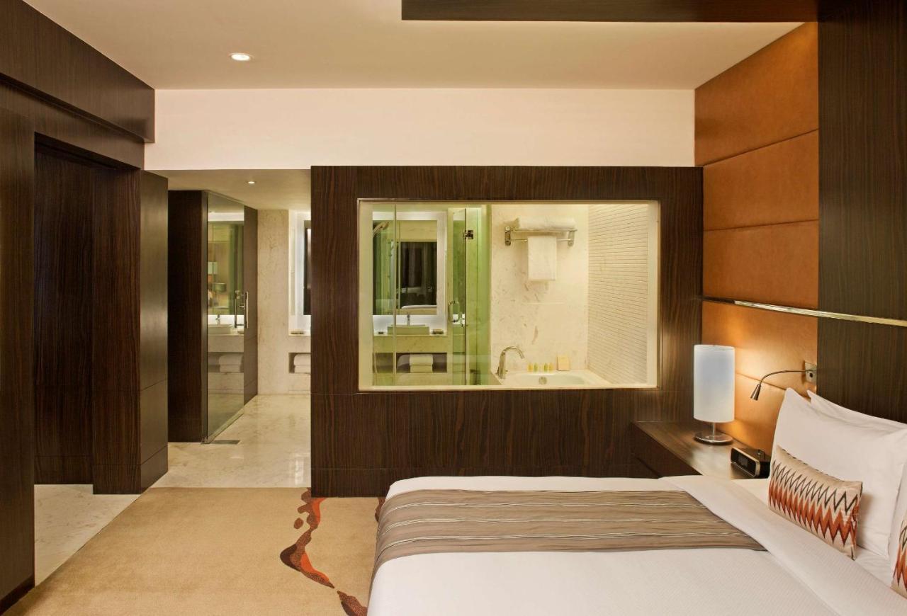 阿姆利则丽笙酒店 外观 照片 A room at the Taj Bengal