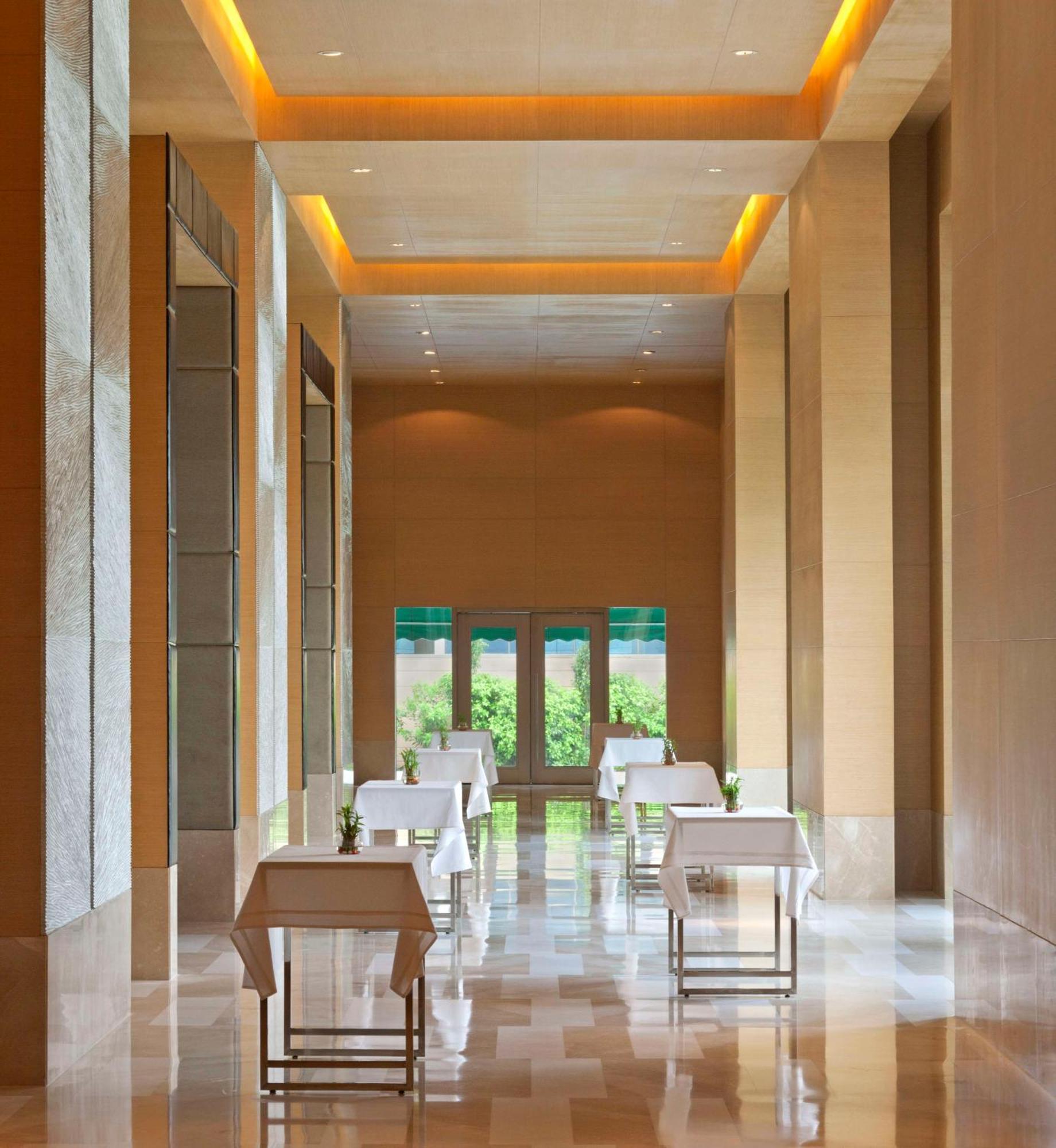 阿姆利则丽笙酒店 内观 照片 The restaurant at the hotel